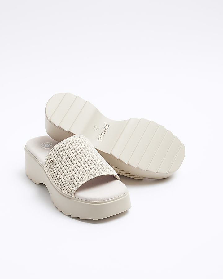 Beige knit flatform sandals