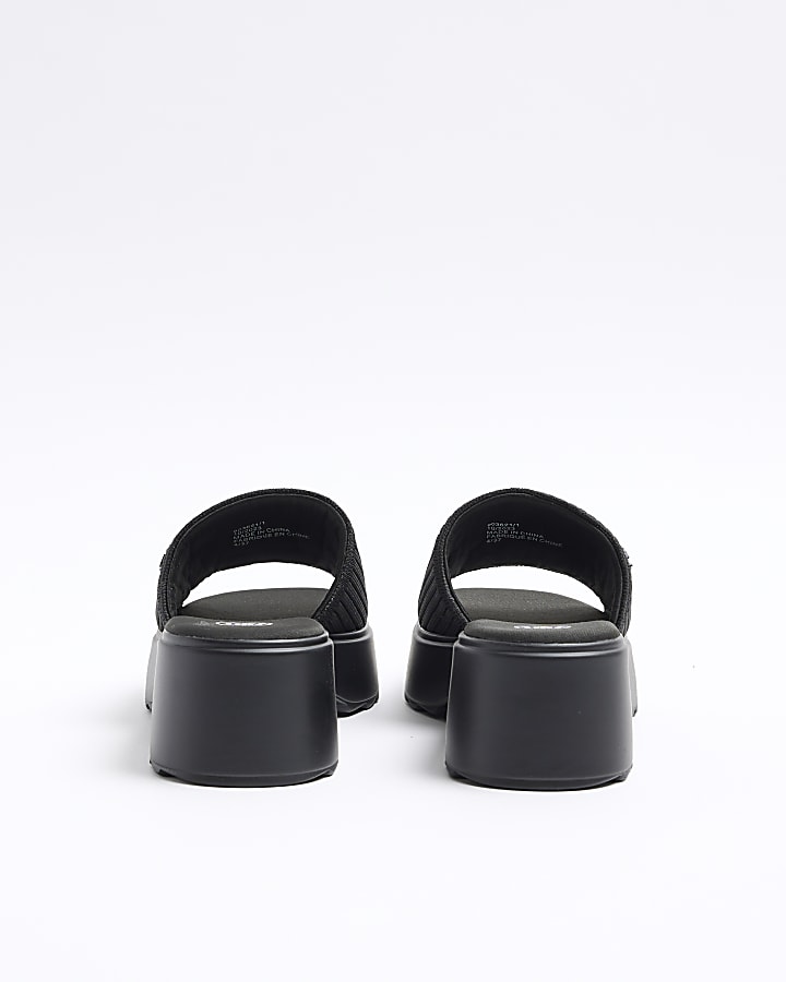 Black knit flatform sandals