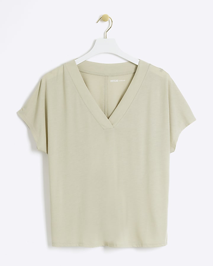 Green V neck t-shirt