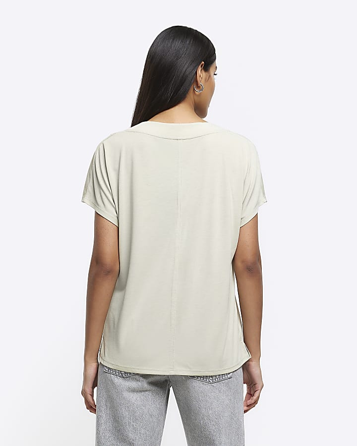 Green V neck t-shirt