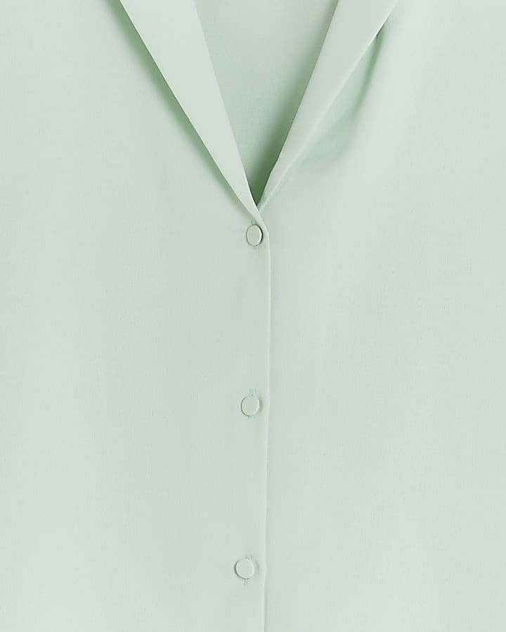 Green feather cuff shirt