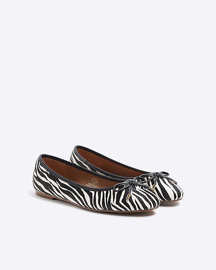 White animal print ballet pumps