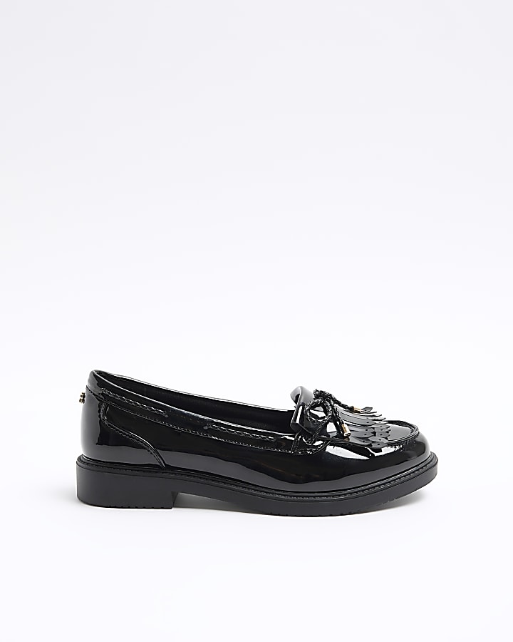 Black bow fringe loafers