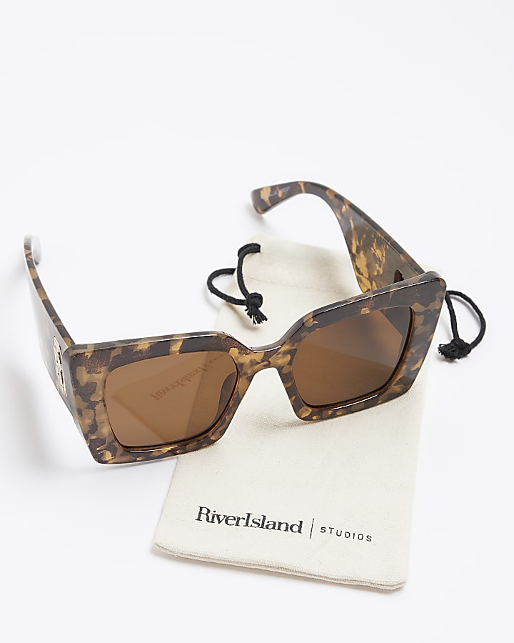 Brown tortoise oversized cat eye sunglasses