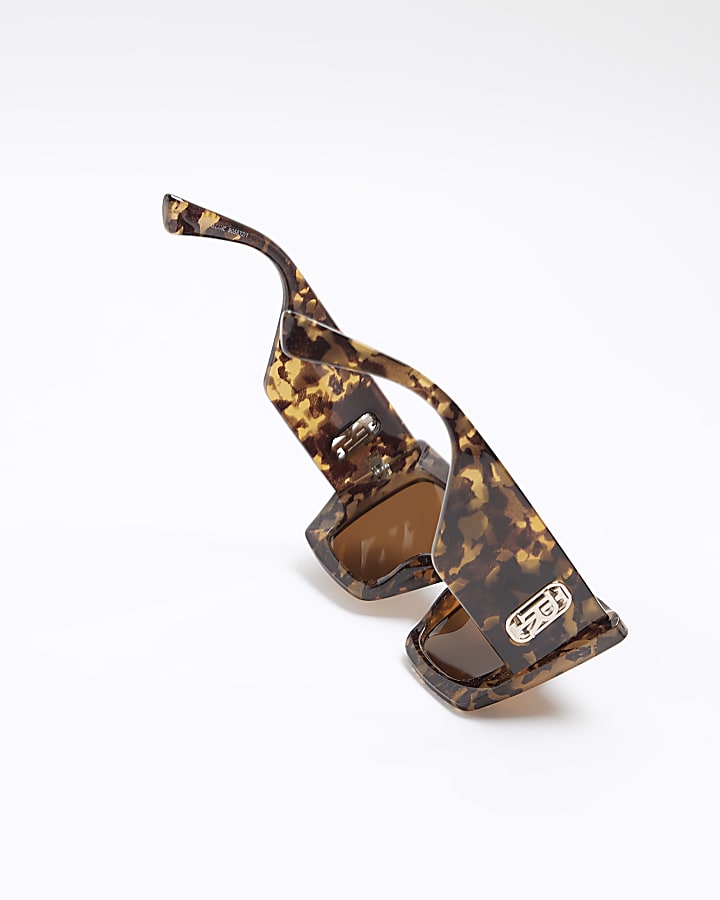 Brown tortoise oversized cat eye sunglasses