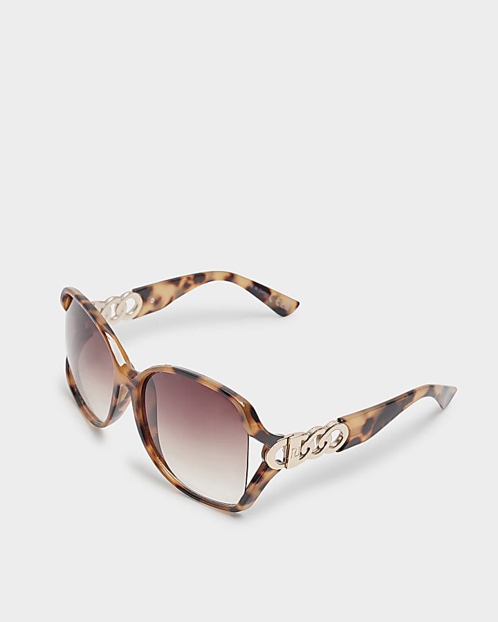 Brown tortoise shell oversized sunglasses