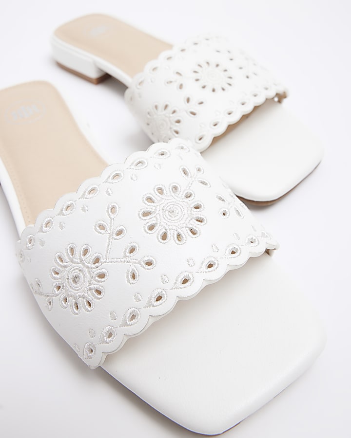 White floral cut out mule sandals