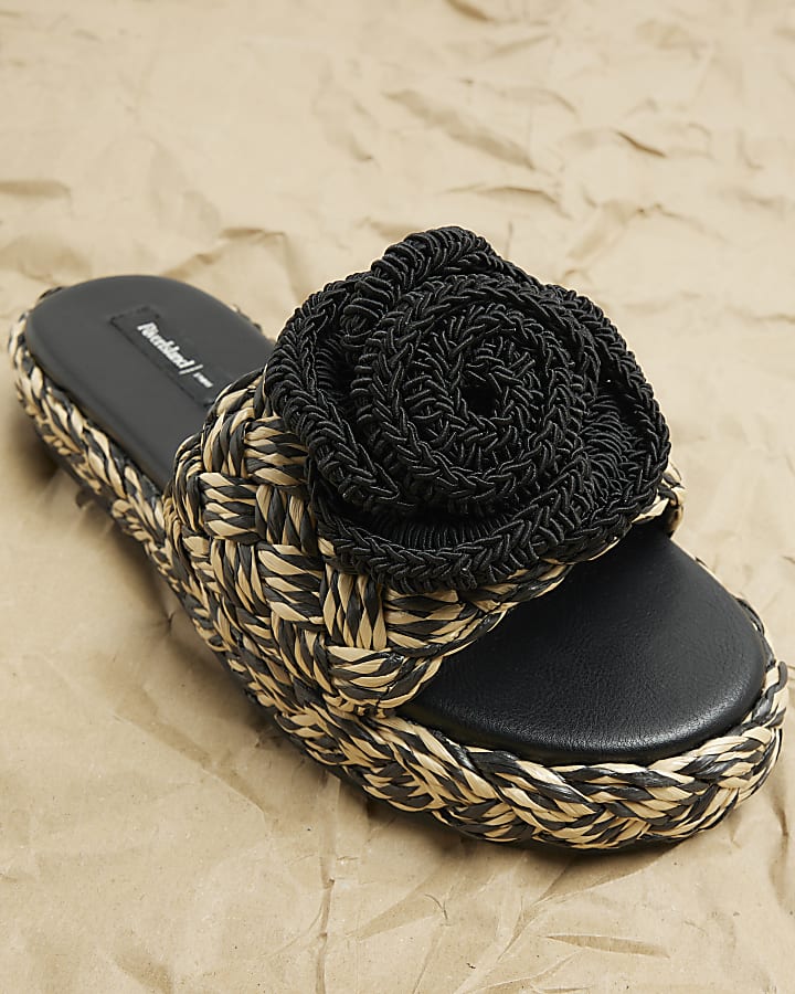 Black crochet flower flatform sandals
