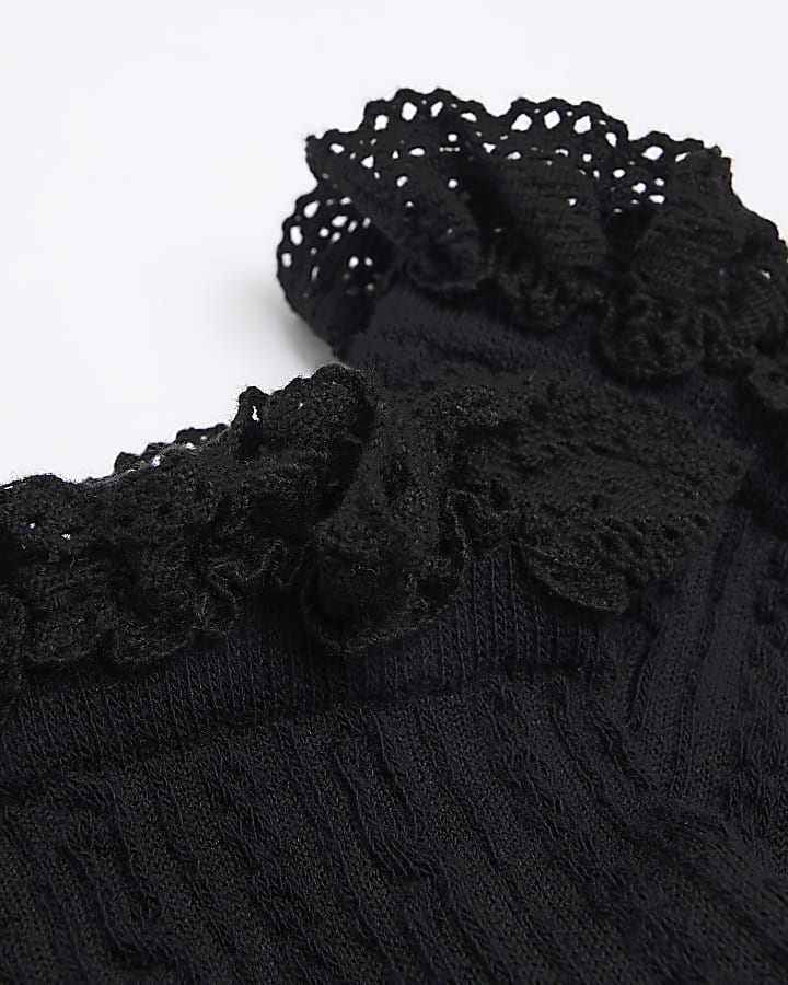 Black lace frill ankle socks