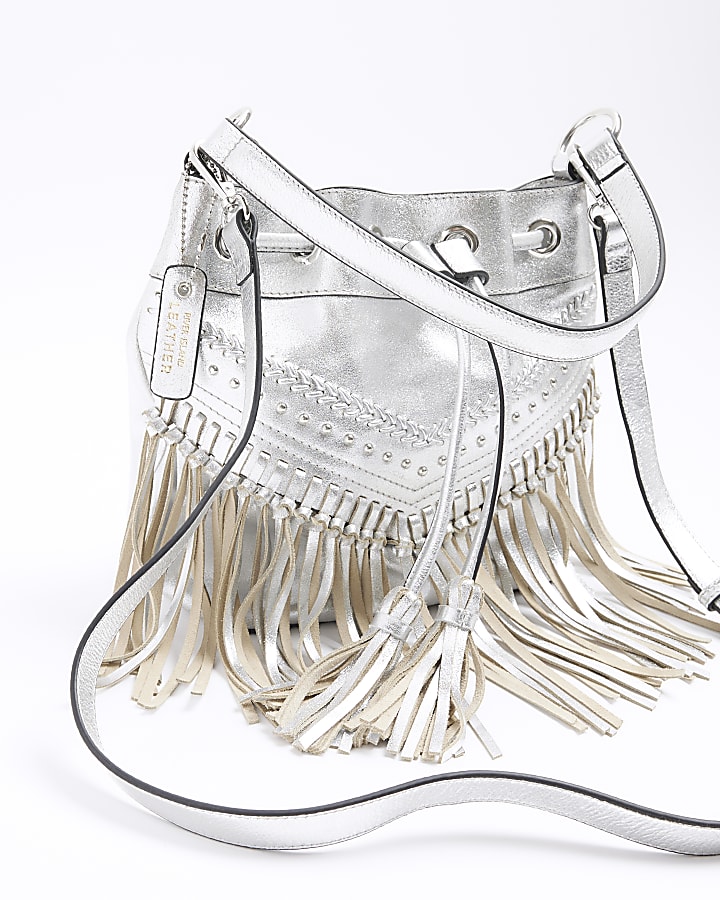 Silver leather fringe hem shoulder bag