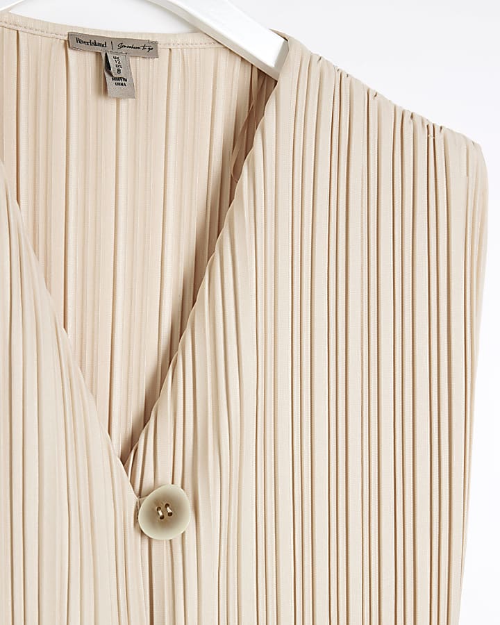 Beige plisse waistcoat