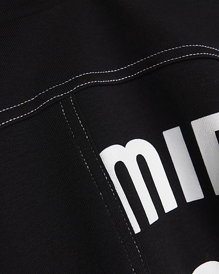 Black graphic stitched t-shirt