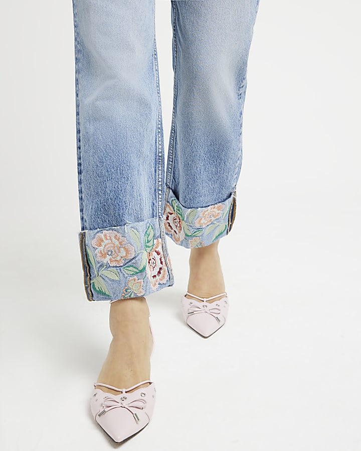 Blue embroidered stove pipe straight jeans