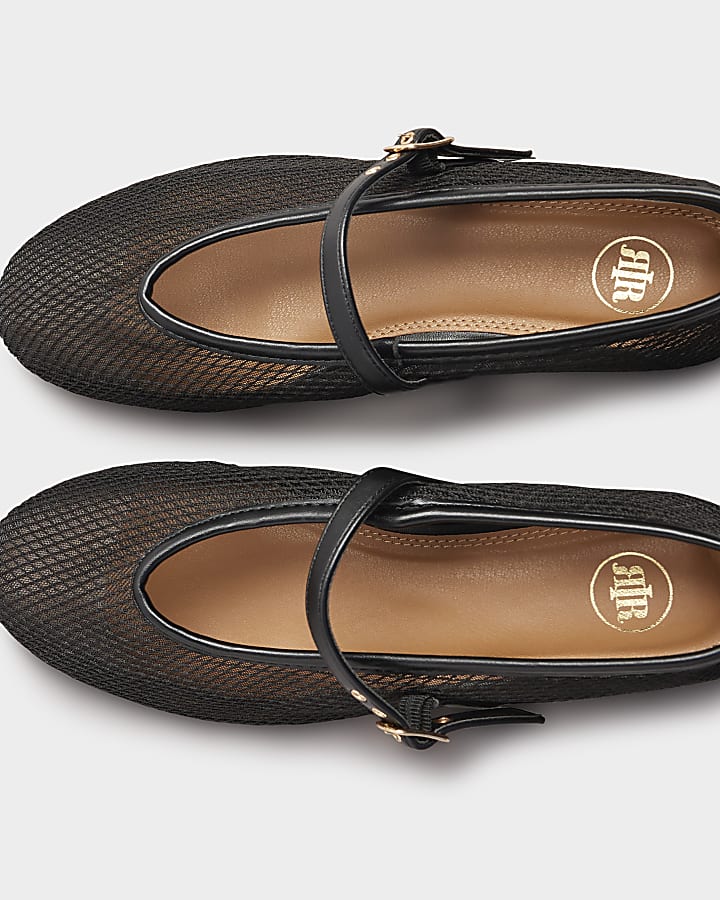 Black mesh buckle ballet pumps