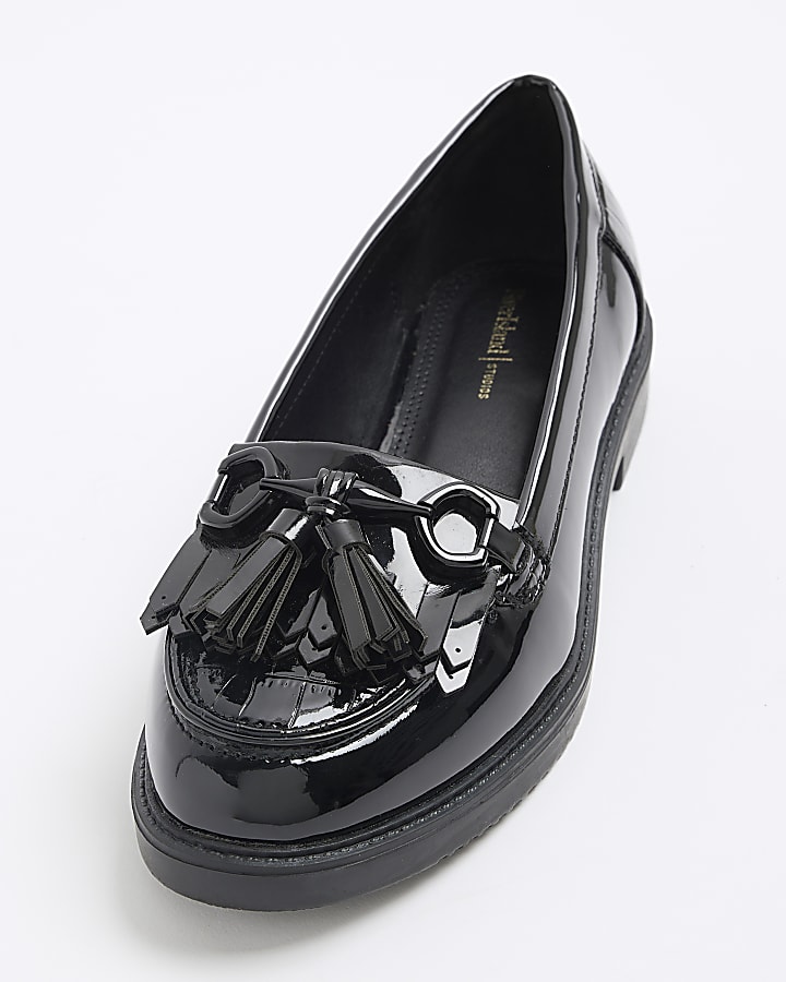 Black tassel patent loafers