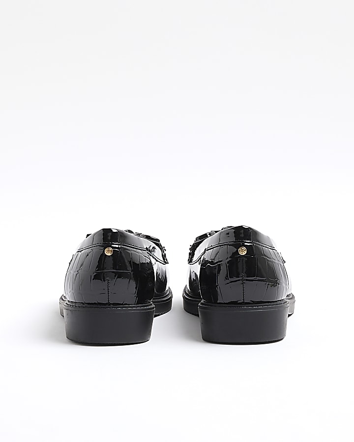 Black tassel patent loafers