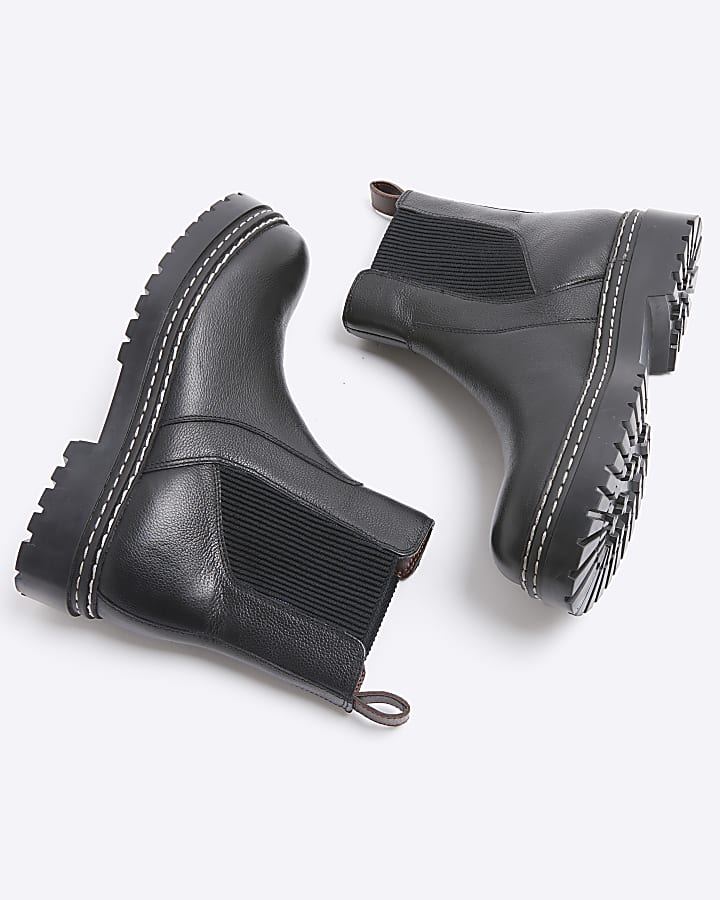 Black leather Chelsea boots