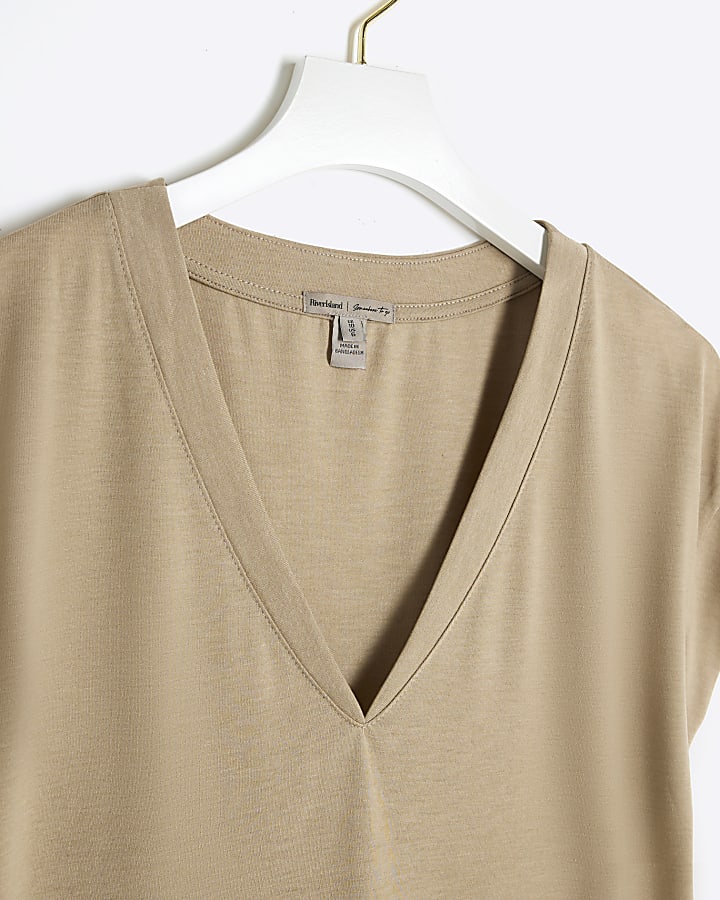 Beige v neck smart t-shirt