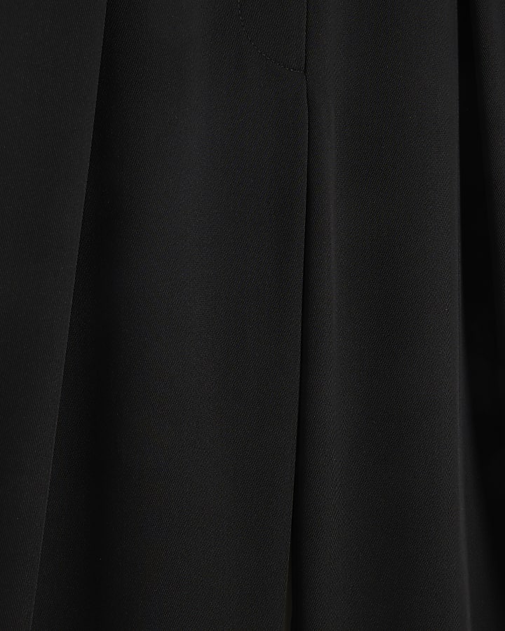 Black wide leg pleated cropped trousers