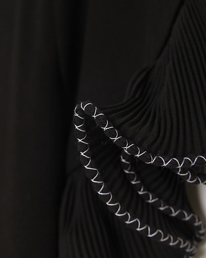 Black Stitch Frill Sleeve T-Shirt