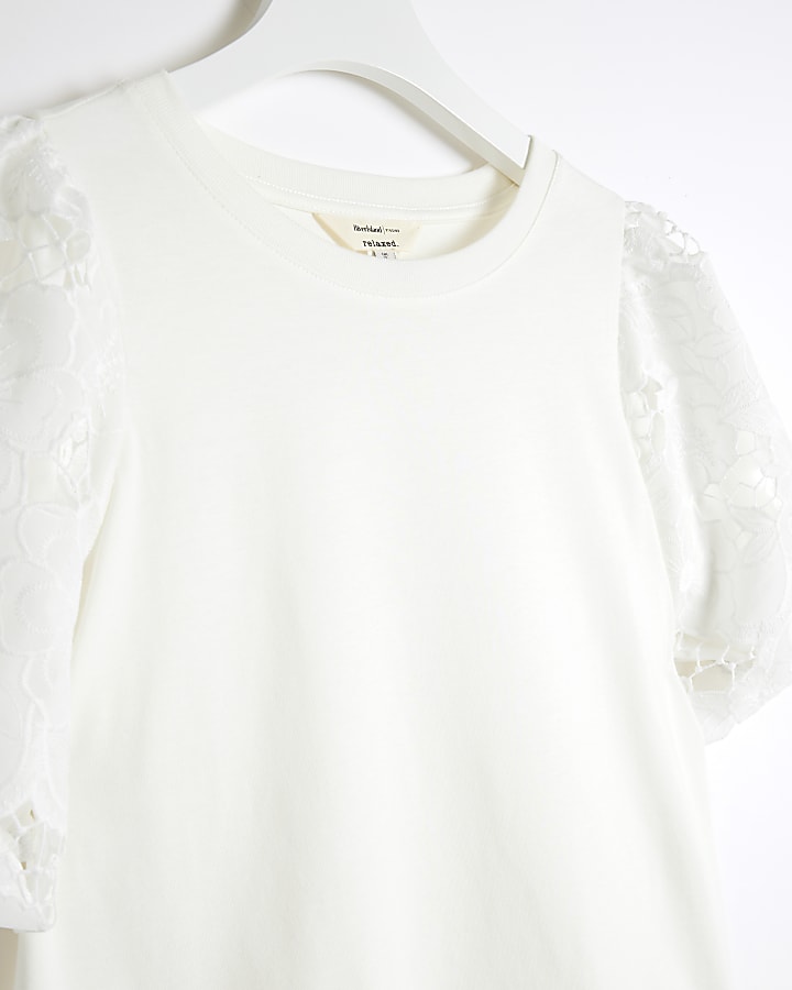 Petite White floral puff sleeves top