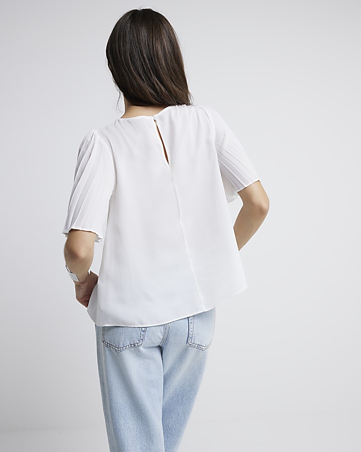 White pleated sleeve t-shirt