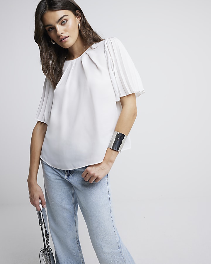 White pleated sleeve t-shirt