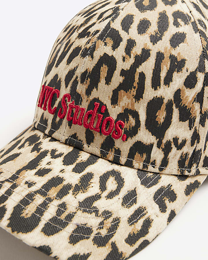 Beige leopard print embroidered cap