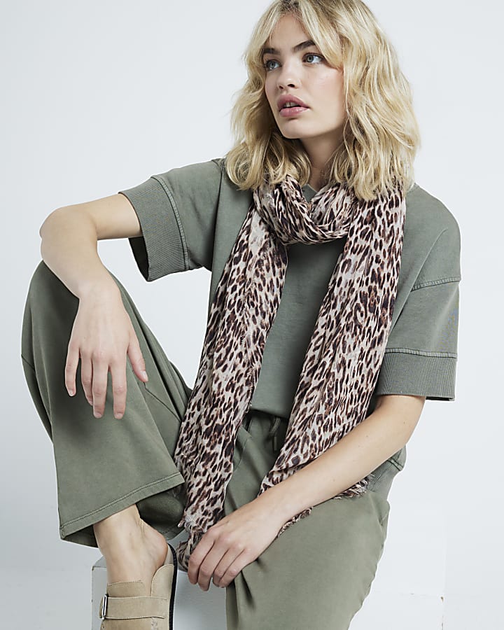 Brown leopard print lightweight scarf