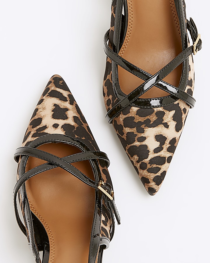 Brown leopard print sling back heeled shoes