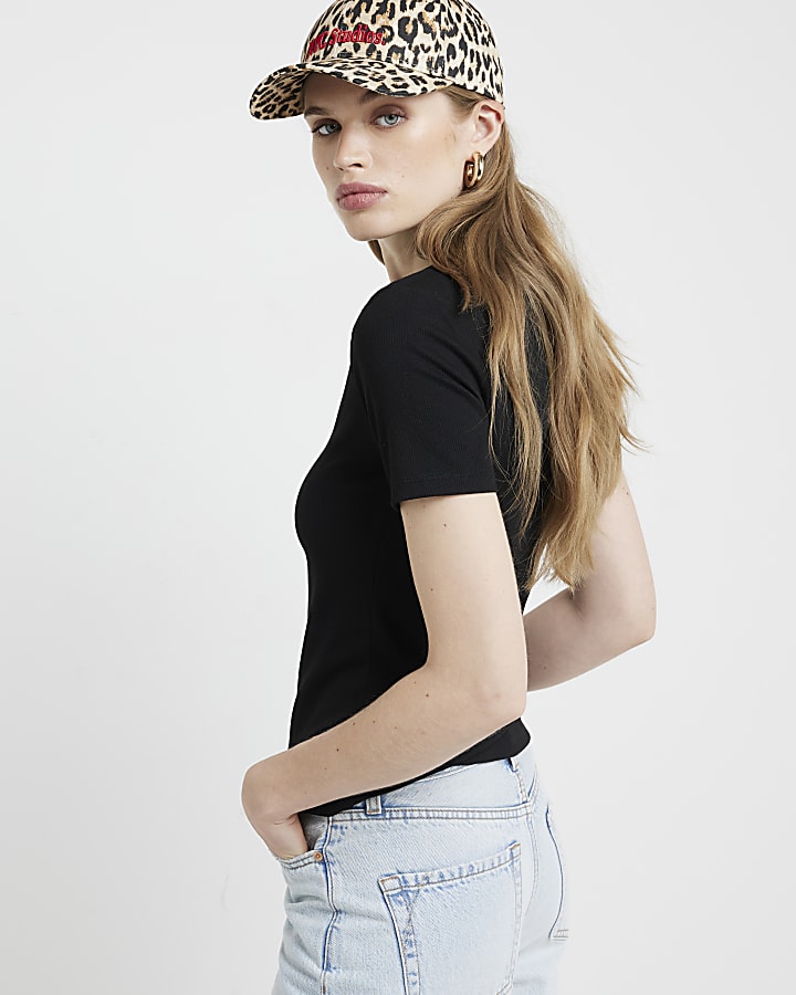 Black ribbed button t-shirt