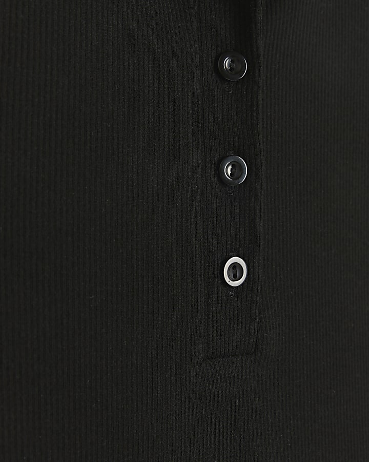 Black ribbed button t-shirt
