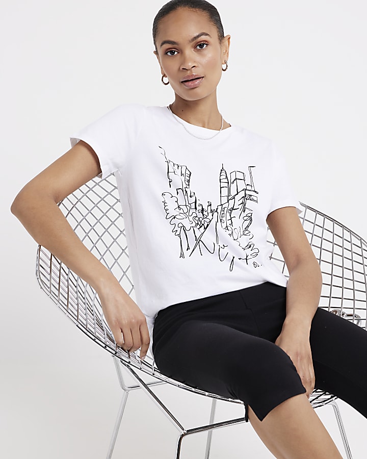 White graphic print t-shirt