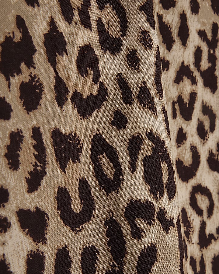 Beige leopard print shirt