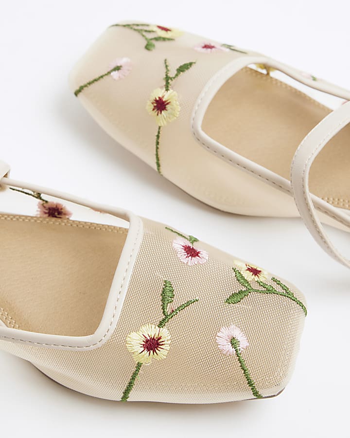 Beige Floral Embroidered Mules