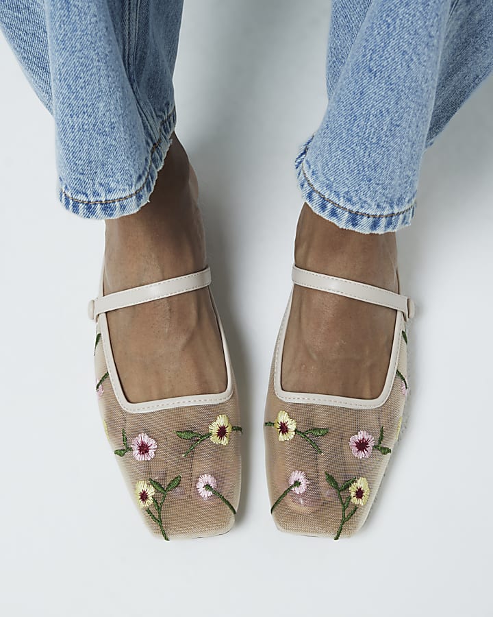 Beige Floral Embroidered Mules