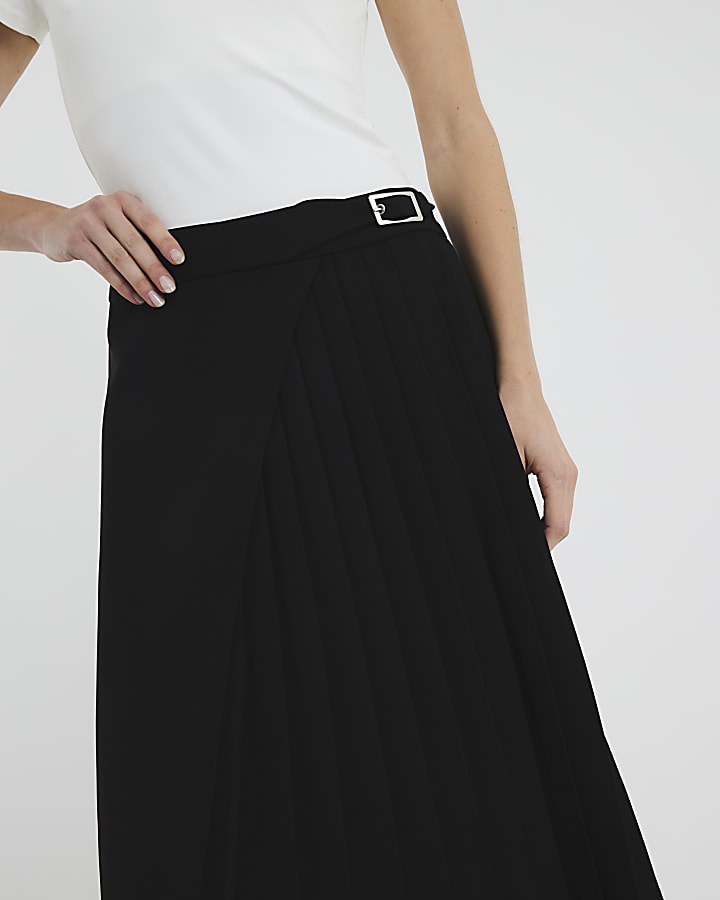 Black Maxi Pleated Skirt