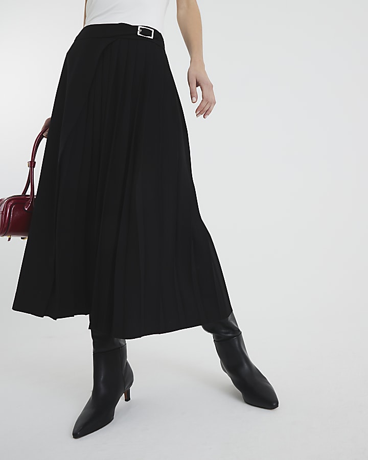 Black Maxi Pleated Skirt