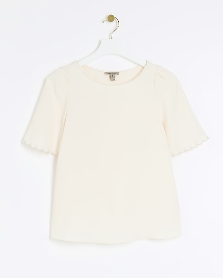 Beige scallop sleeve t-shirt