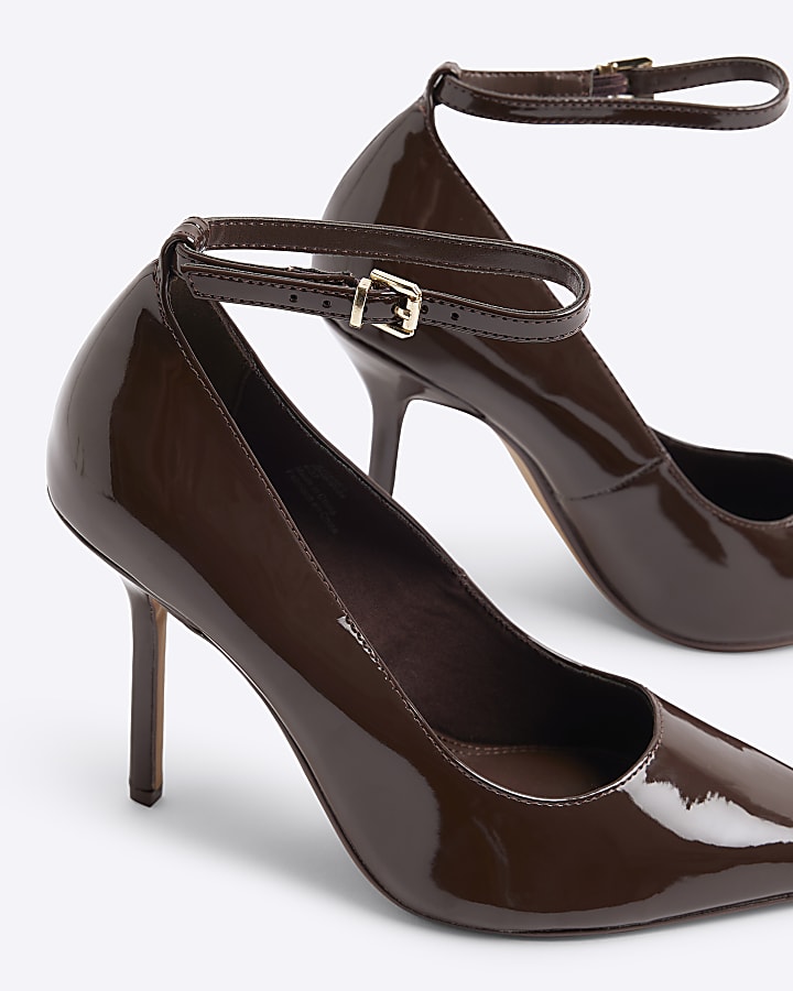 Brown ankle strap heeled court shoes