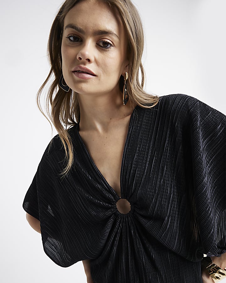 Black plisse batwing sleeve swing maxi dress