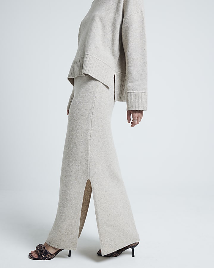 Beige knit maxi skirt