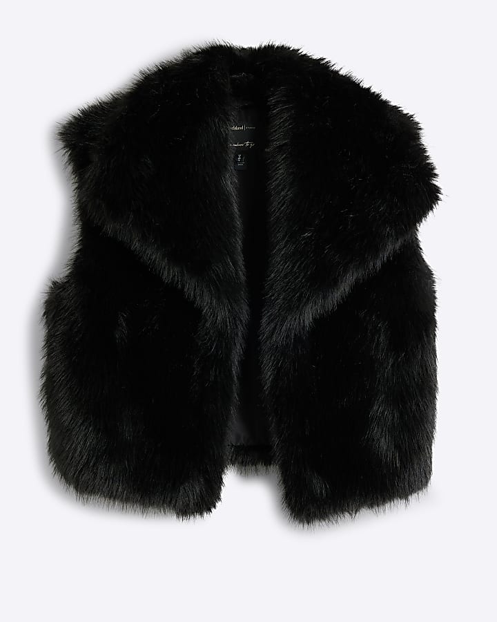 Black faux fur crop gilet