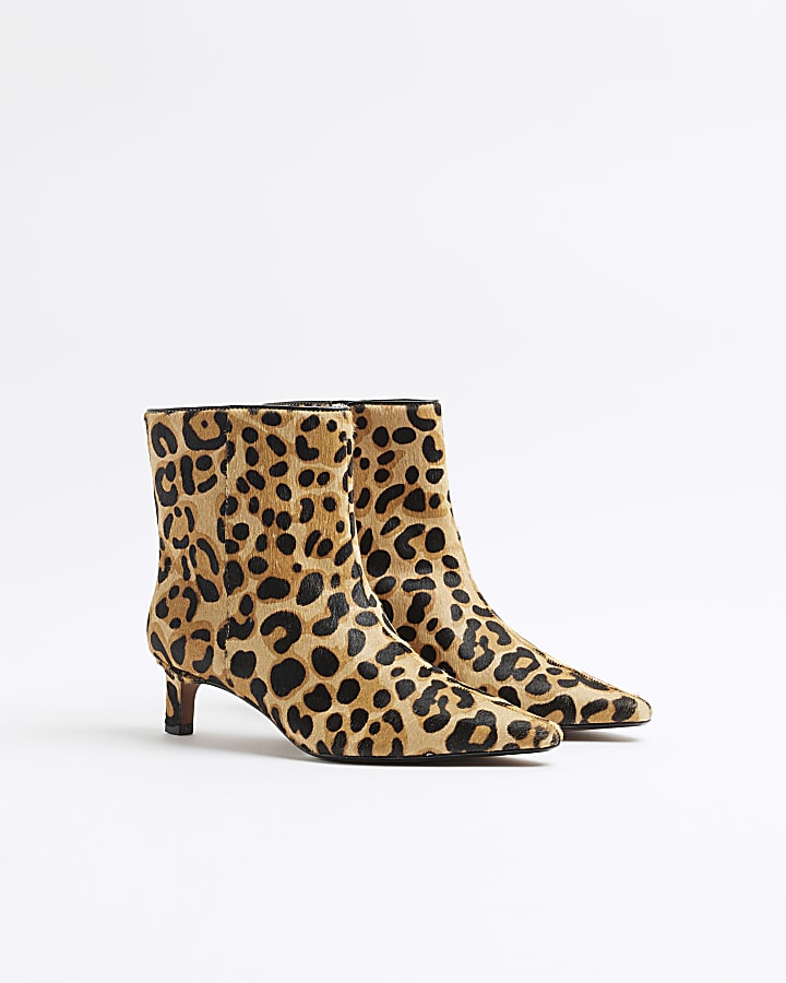 Brown leopard leather kitten heeled boots