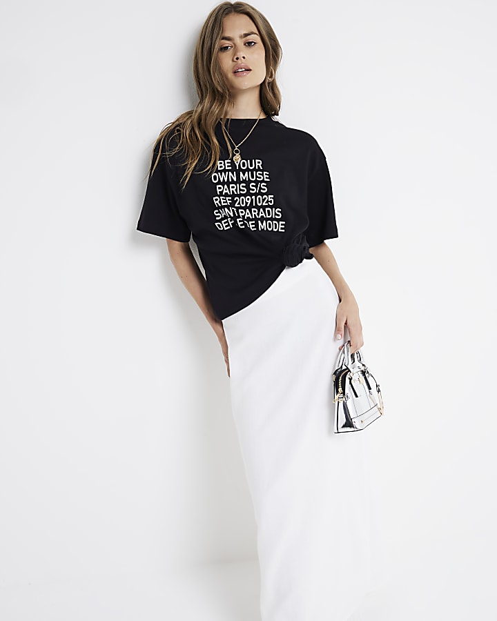 Black Be Your Own Muse Boyfriend T-shirt