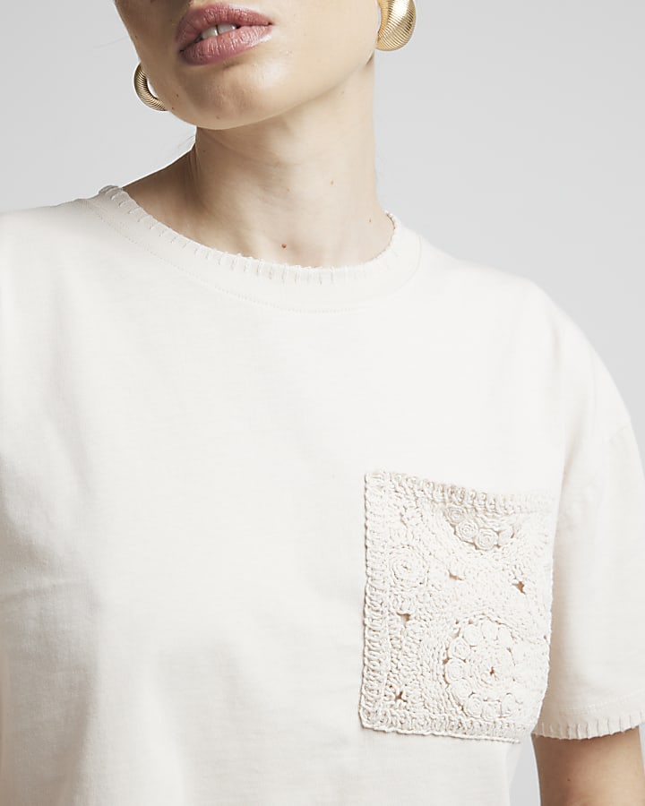 Beige crochet pocket t-shirt