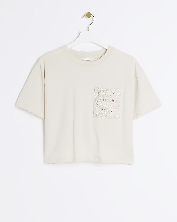 Beige crochet pocket t-shirt