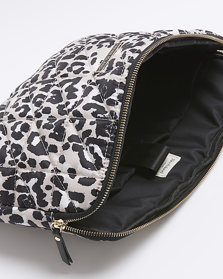 Beige quilted leopard print laptop bag