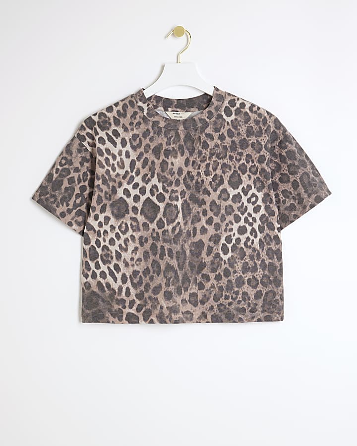 Petite brown cropped leopard print t-shirt