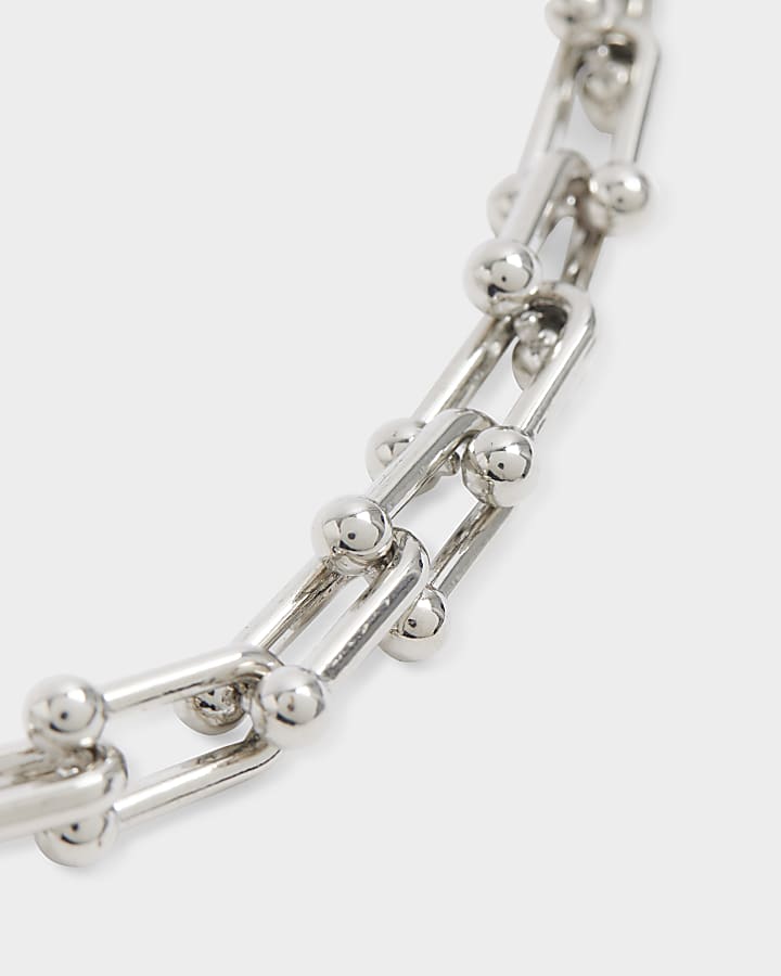 Silver chain link necklace